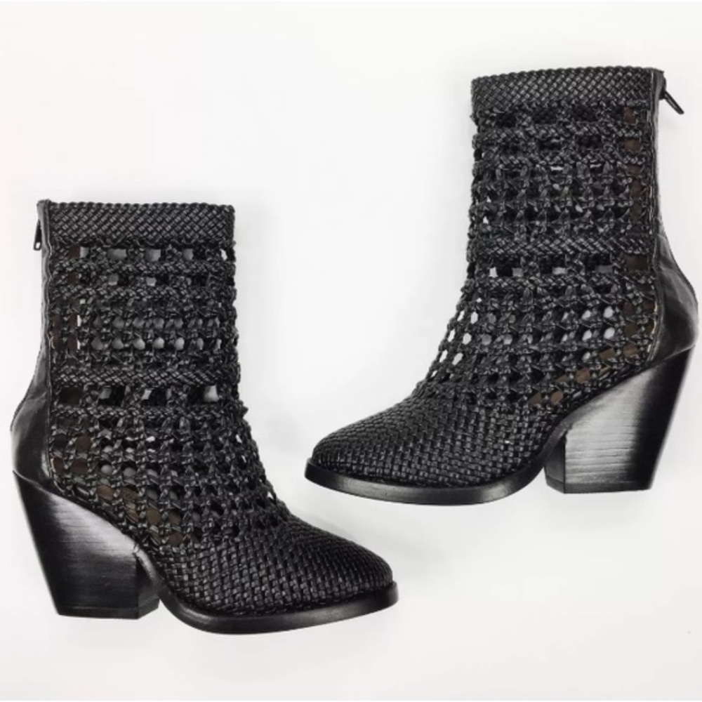 ISO! Jeffrey Campbell "Nevada" Boot (size10)